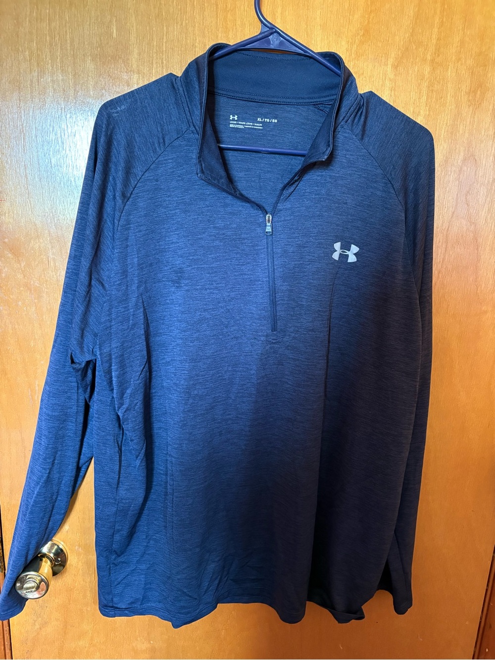 Under armor navy long sleeve tee e
